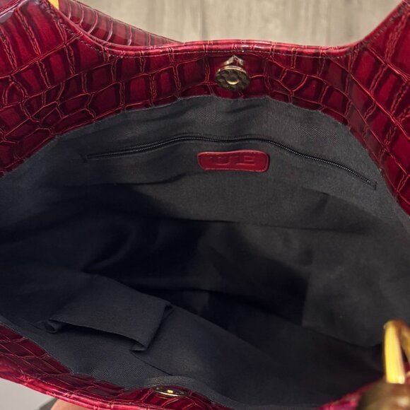 UE Red Faux Crocodile Print Bag W/Gold Hardware - Picture 5 of 13